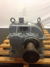 Load image into Gallery viewer, Gear Reducer Westinghouse  - SU-8-6P - Ratio 3 to 1
