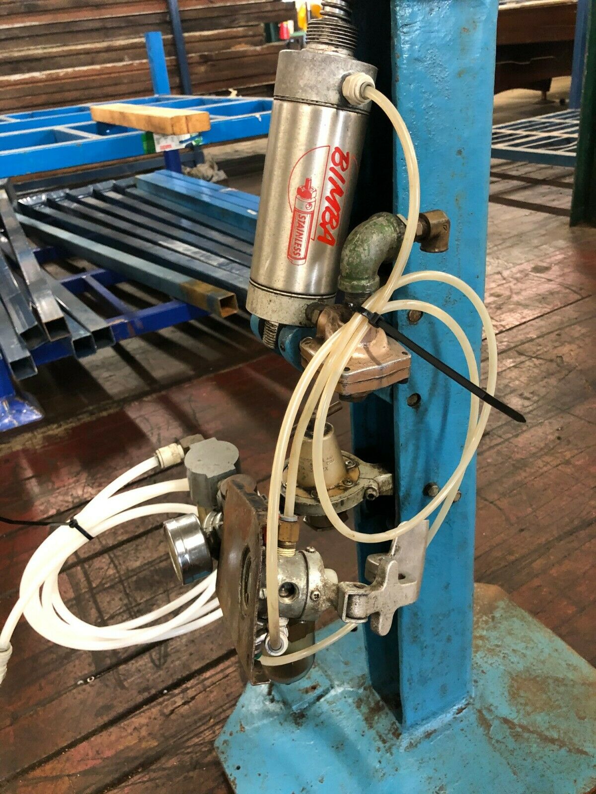 Stimpson – Pneumatic Auto Feed Pedal operated Rivet Machine